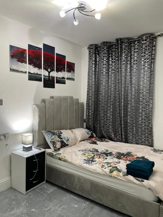3 Bedroom Whalley Aparthotel バーンリー エクステリア 写真