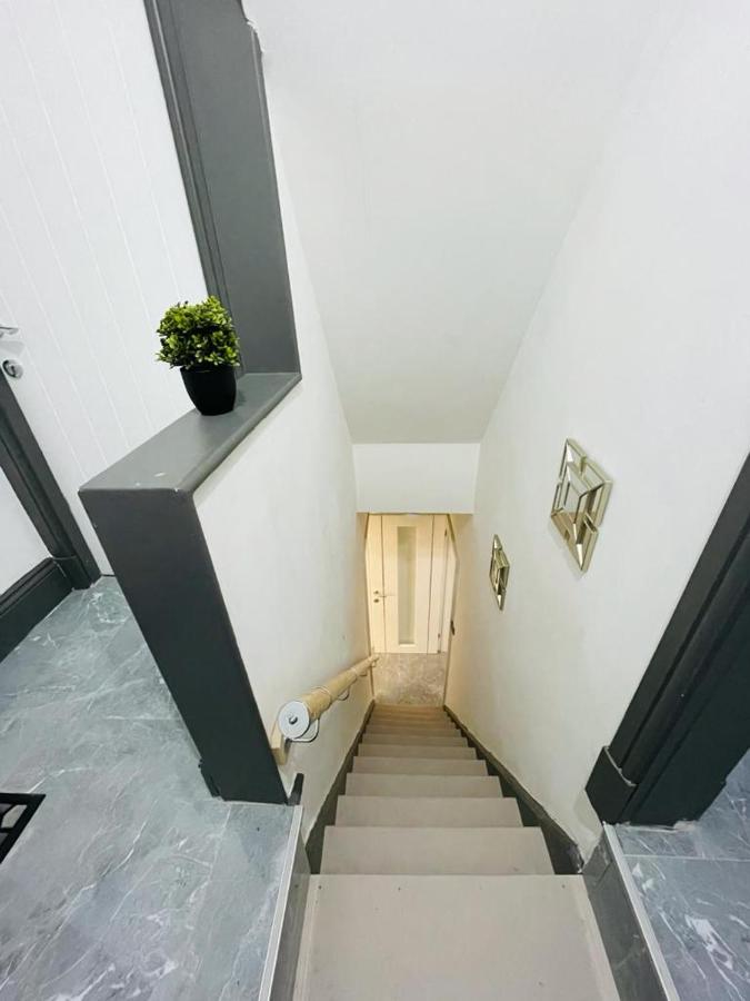3 Bedroom Whalley Aparthotel バーンリー エクステリア 写真